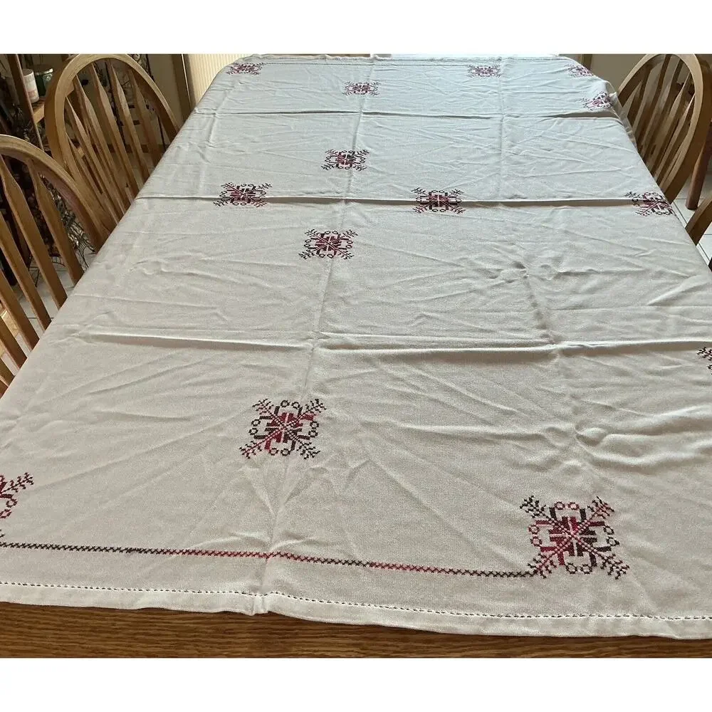 Vintage 1960‎ Ebroidered Rectangle Table Cloth 73.5” X 57”